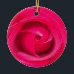 Romantic Red Rosa ros Julgransprydnad Keramik<br><div class="desc">Romantisk rosa och röd ros.</div>