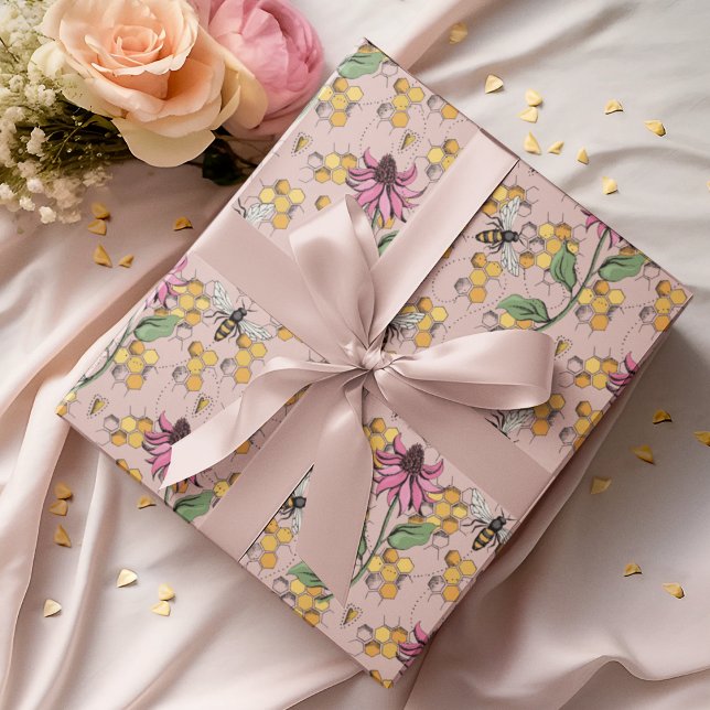 Romantic Ro Guld Queen Bee, Honeycomb och Flowers Presentpapper (Elegant Hand-Drawn Buzzing Queen Bee, Honeycomb & Pink Exotic Flower Gift Wrap for Nature Lovers.)