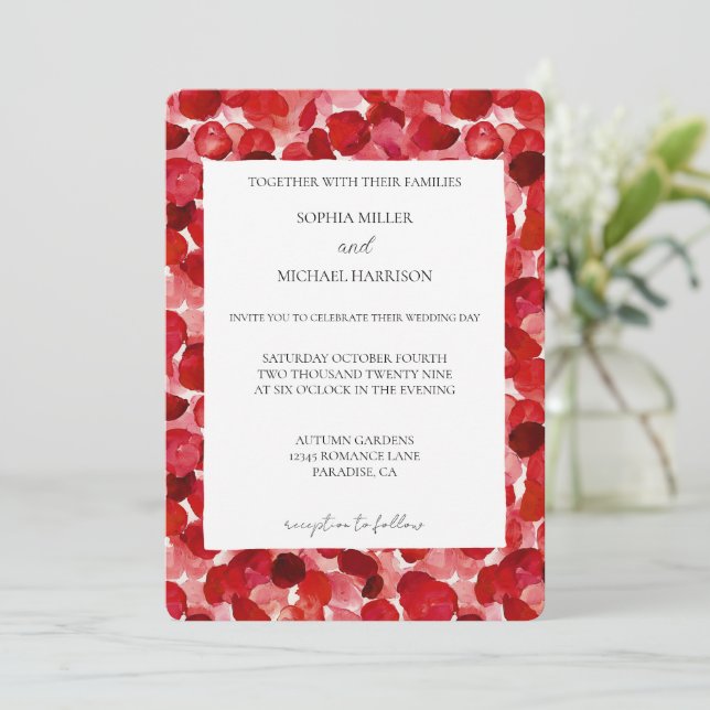Romantic Röd ros Petals Blommigt Bröllop Inbjudningar (Stående Fram)