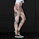 Romantic Steampunk | Antik Vintage Ephemera Leggings<br><div class="desc">1900-talet, allt uppåt! Feminin, sofistikerad Viktoriansk era shabby chic-steampunk, sömlös mönster med dystopiska växlar, cyklar, skalle, uggla, telescope och mycket annat på en mjuk romantisk universalbakgrund för rosa ros grunge. Den här vintagen på 1990-talet inspirerade till abstrakt design med en fantastisk palett som lägger till perfekt pop av färg. Om...</div>