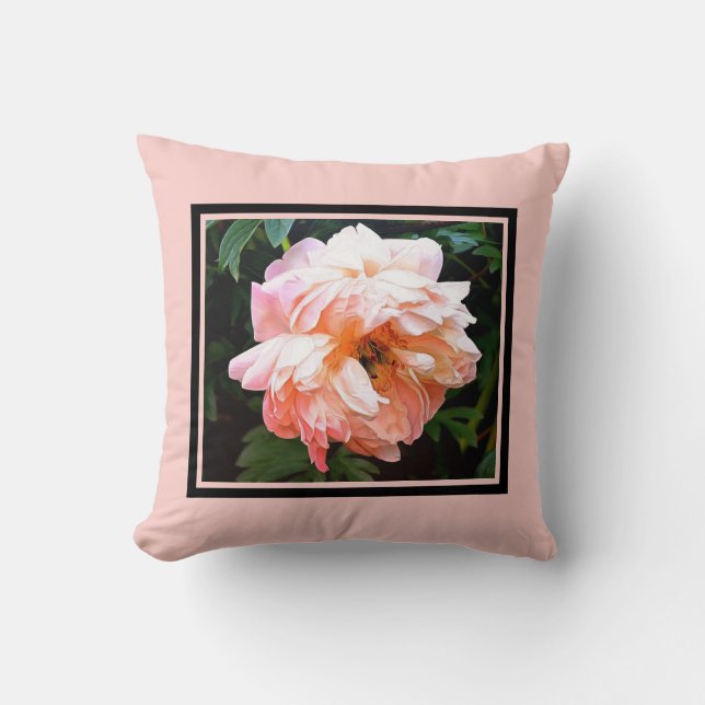 Romantic Vår Peony i Blek Peach Kudde (Framsida)