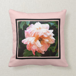 Romantic Vår Peony i Blek Peach Kudde