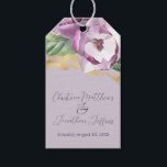 Romantic Watercolor Magnolia på Lila Presentetikett<br><div class="desc">De här romantiska märkrna i bröllop-presenten i blommigt har en elegant lila med magnoliska blommor i vattenfärg. En delikat bukett av magnolier bildas på framsidan och två på insidan,  accentuerad med en guld-folie alkohol bläck mönster.</div>