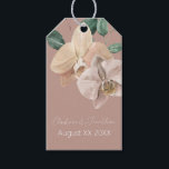 Romantic Watercolor Orchids on Dusty  Presentetikett<br><div class="desc">De här romantiska märkrna i bröllop har en blommigt på spelkorten. Bakgrunden är en elegant dammig  eller dammig rosa med vattenfärgade orkidéer. En delikat bukett av orkidéblommor är bild i den övre högerna,  där namnen av paret är tryckt nedan.</div>