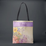 Romantic Wildblomma Bröllop Tygkasse<br><div class="desc">De här vackra,  elegant blommorna ser ut som om de är i en dröm om den romantiska bröllop-påsdesignen. Färg av lavender,  lila,  rosa och gult gör detta till en spännande gåva till bruden,  budens mamma,  brudtärnor osv. Alla formuleringar är anpassade.</div>