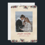 Romantic Winter Wedding Inbjudningar<br><div class="desc">Fånga kärlek innersta väsen i vår bröllopsinbjudan! Med ett romantiskt par foto, snöfall, hollybär och snö-klädda gräs träd mot en mysigt vinterbakgrund, handlar allt om ren kärlek. Inget finare bara kärlek. Det är ren kärlek inlindad i frostiskt magi. Låt gästerna känna vintern romantik i luft. Den här inbjudan viskar kärlek...</div>