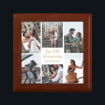 Romantisk Anpassningsbar: Exempelvis fotominnesdag Minnesask<br><div class="desc">Chic anpassade fotosamlingslåda för din fru eller flickvän vid firande i kärlek. Lägg till 6 av dina favoritrelationer,  förlovningar eller bröllop-foton och beställ dig som en romantisk present för din partner. En vacker fullt av minnen i personligen.</div>