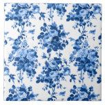 Romantisk antikisk Vintage Ro-Blue på vit Kakelplatta<br><div class="desc">Elegant och klassisk antika vintagar Delft blue ro på vit bakgrund.</div>