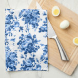 Romantisk antikisk Vintage Ro-Blue på vit Kökshandduk<br><div class="desc">Elegant och klassisk antika vintagar Delft blue ro på vit bakgrund.</div>