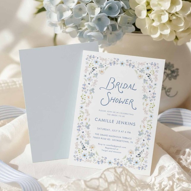 Romantisk blå trädgård bröllopsdusch-inbjudan inbjudningar (Elegant Garden Blue Floral Bridal Shower Invitation)