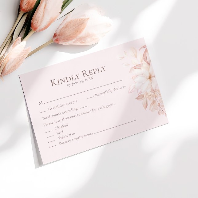 Romantisk Blek Rosa ros Bröllop OSA-kort Tack Kort (Romantic Pale Pink Roses Wedding RSVP Card on a sunny table with pale pink flowers.)