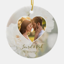 Romantisk bleknade vita rosor hjärta foto bröllop