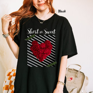 Romantisk Blommigt Heart - Kort n Sweet, Röd ros T Shirt