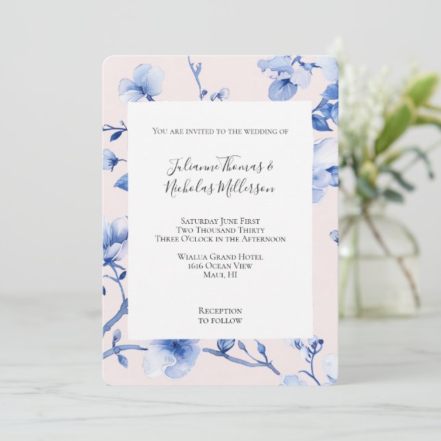Romantisk Blush Blå Blommig Bröllop Inbjudningar (Stående Fram)