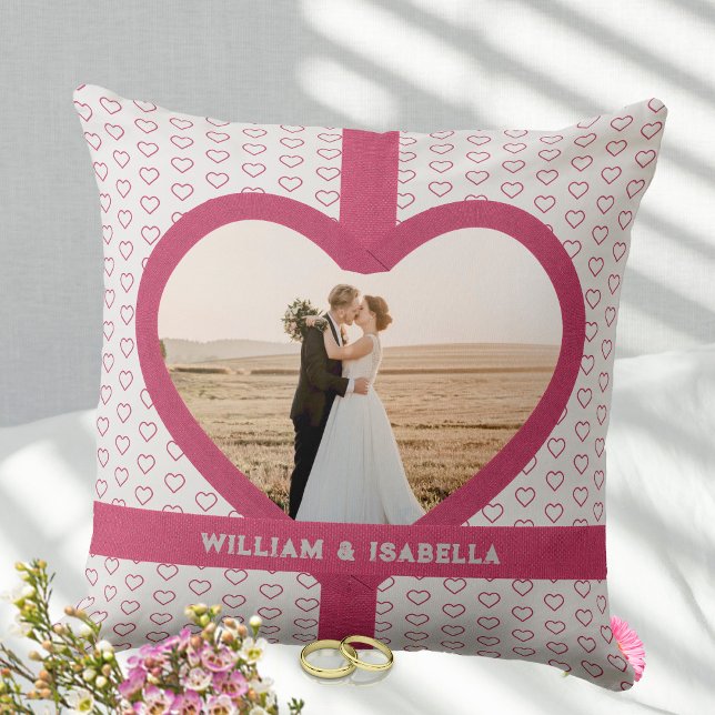 Romantisk Bröllops Kärlek Foto Band Hjarta Grå Kudde (Romantic Wedding Love Photo Ribbon Heart Gray Throw Pillow ©Susanne Sachers - Sunny Mind Design)