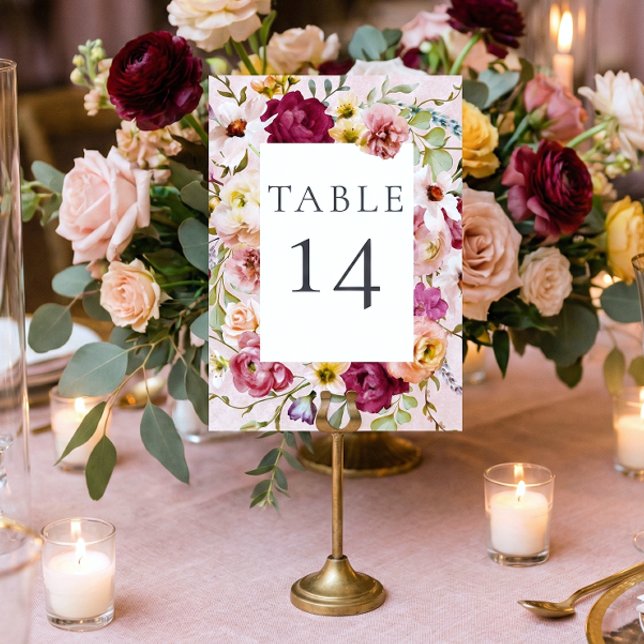 Romantisk Burgundy Rosafärgad Blommig Trädgårdsbrö Bordsnummer (Romantic Burgundy Blush Floral Garden Wedding Table Number)