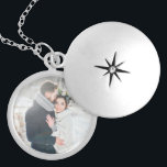 Romantisk gåva | ditt personliga foto silverpläterat halsband<br><div class="desc">Denna bedöva klocka presenterar ditt egna personliga foto,  for en romantisk gåva som hon ska cherish.</div>
