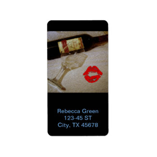 Romantisk kyss Röda vin-glasögon i Kärlek Vin Adressetikett