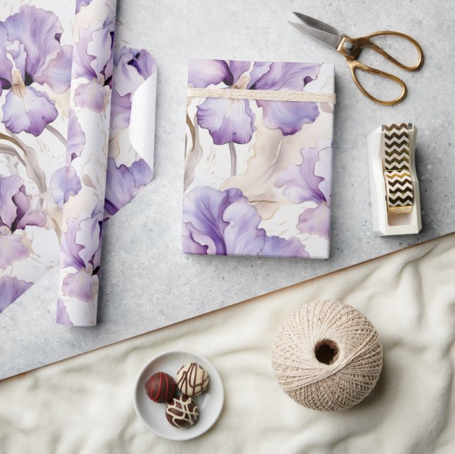 Romantisk lila kräm Iris blomsterbröllopsdusch Presentpapper (Hantverk)