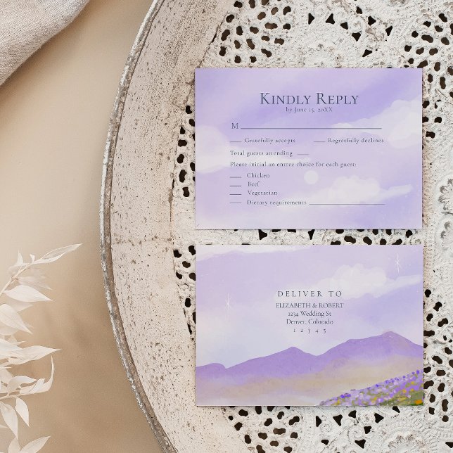 Romantisk Lila Nattlandskap Bröllop RSVP-kort Tack Kort (Romantic LIlac Night Landscape Wedding RSVP Card on a neutral boho wedding table.)