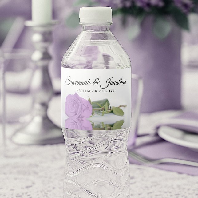 Romantisk lila violett ros elegant bröllop vattenflaskor etikett (Skapare uppladdad)