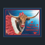 Romantisk Longhorn Ko Valentine Vykort<br><div class="desc">Detta är ett komiskt "Unikt" Romantiskt Longhorn Ko Valentine-kort!  Det visar en komisk elegant Longhorn Ko som bär sin Valentine-kappa,  smink,  hårspänne och smycken... och önskar alla en... "MUUUU"-VELSKAP Y'ALL Alla hjärtans dag!

Denna unika konstdesign skapades av konstnären Kerry Miller.</div>