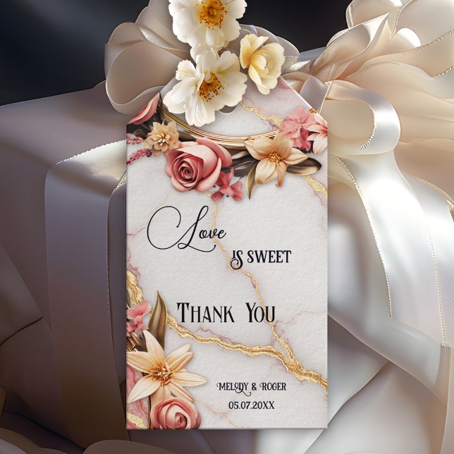 Romantisk marmor guld blommig bröllop  presentetikett (Wedding Thank You gift tag featuring a chic pink marble design with retro flowers)