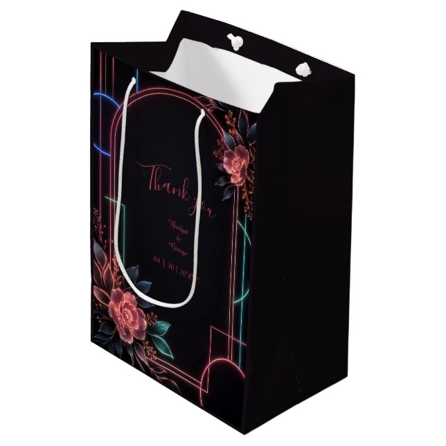 Romantisk neonsk Floral bröllopsbåge Glow (Framsidan Vinklad)