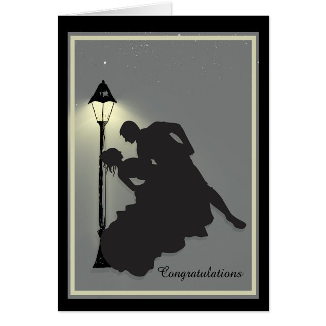 Romantisk par som dansar under en gatubelysning hälsningskort (Framsidan)