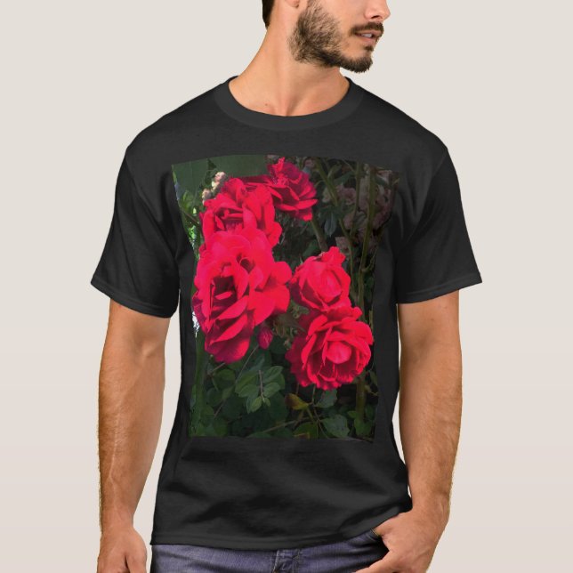 Romantisk röd rosengård rosarium t shirt (Framsida)