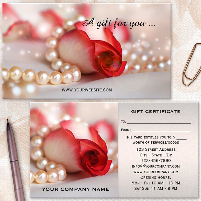 Romantisk ros och pärlor presentkort rabattkort (A modern business card sized gift certificate featuring a rose with pearls and festive light sparkle)