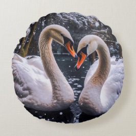 Romantisk Svanar i Winter Wonderland Rund Kudde