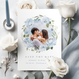 Romantisk trädgård dammig blå blomsterbröllopsfoto spara datumet