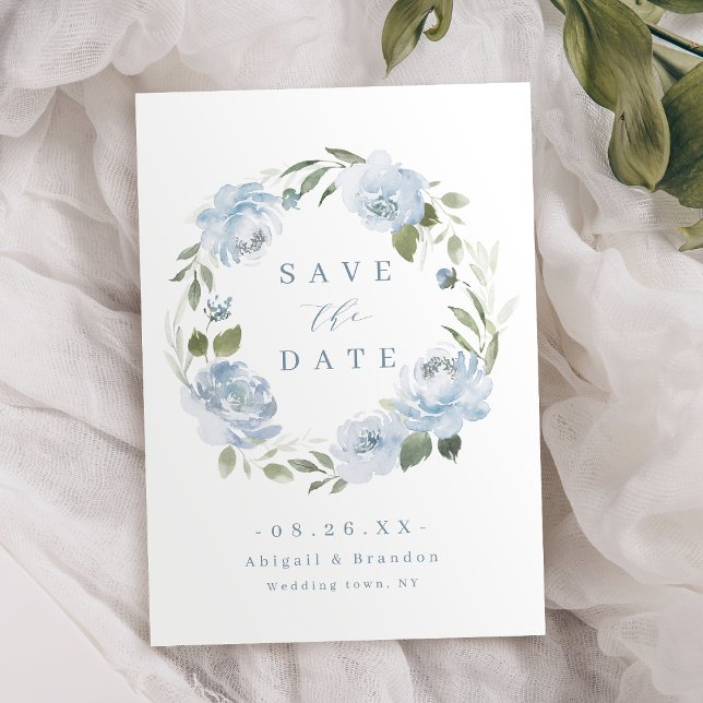 Romantisk trädgårdsdamm, blå blommigt bröllop spara datumet (Romantic garden dusty blue floral wedding save the date)