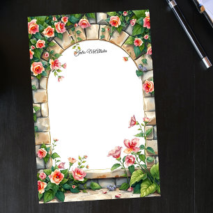 Romantiska blommande rosor under stenvalvet brevpapper