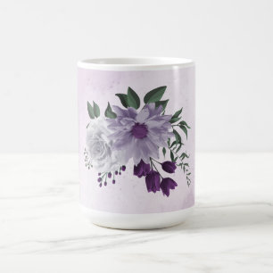 Romantiska lila vita blommor grönska kaffemugg