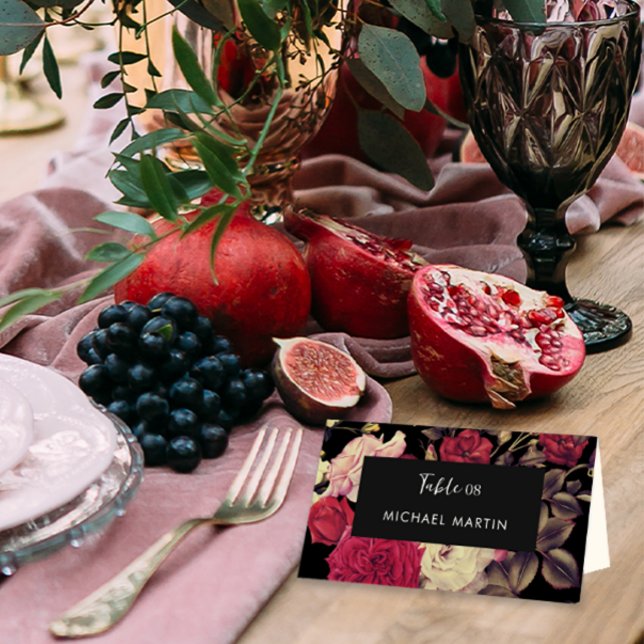 Romantiska Moody Blommigten Bröllop Bord Placeringskort (Beautiful floral table card adds romance to an lush setting.)