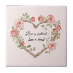 Romantiska Ro Blommigt Heart Kärlek Kakelplatta<br><div class="desc">Romantic Ro Blommigt Heart med kärlek är ett patientcitat</div>