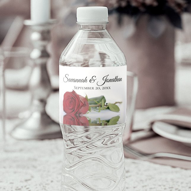 Romantiska röda rosen parnamn Elegant bröllop Vattenflaskor Etikett (Skapare uppladdad)