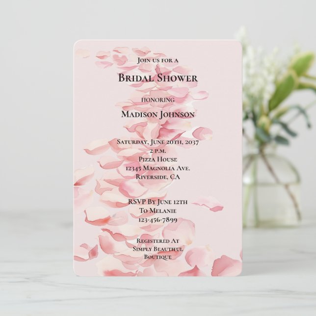 Romantiska Rosa Rosblad Blommig Bröllopsfest Inbjudningar (Stående Fram)
