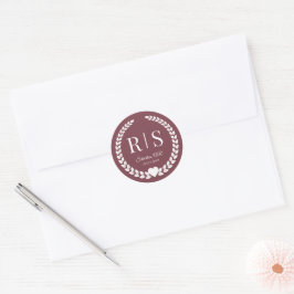 Romantiska rosenträ initialer för bröllopsmonogram runt klistermärke