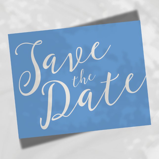 Romantiskt Bröllop spara datum-vykort för skript Spara Datumet (Set the tone for your special day with this Whimsical Blue and Tan Save the Date card. )