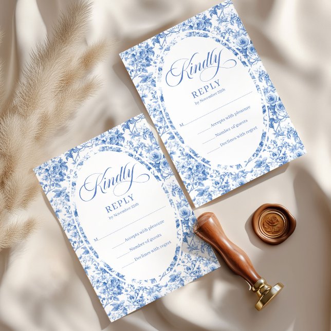 Romantiskt dammigt blått blommönstrat bröllops-RSV OSA Kort (Romantic Dusty Blue Floral Wedding RSVP Card)