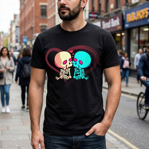 Romantiskt skelettpar som kysser i rosa hjärta t shirt