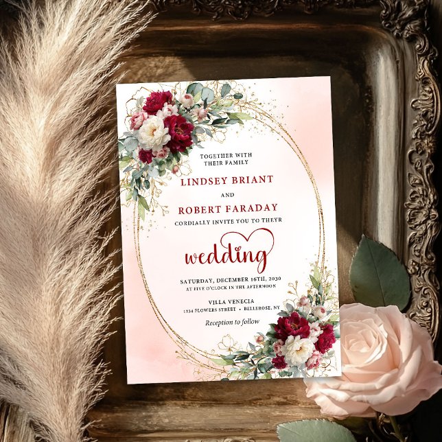Romantiskt vinrött blommigt guld ram bröllopsinbju inbjudningar (Romantic Burgundy Floral Gold Frame Wedding Invite)