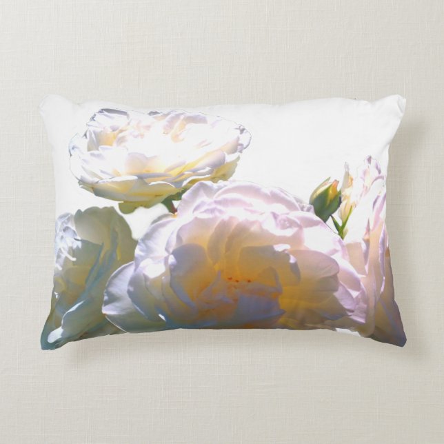 Romantiskt vitt, gult, orange, guldfärgat ro prydnadskudde (Framsidan)