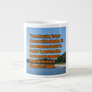 Romarbrevet 8:36-37 WEBU Mugg Jumbo Mugg