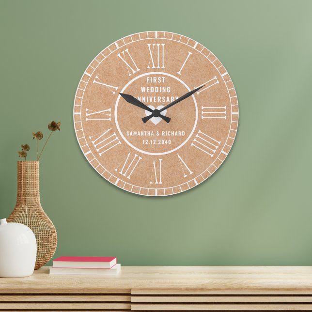Romerska romerska högtider i modern Papper årsdag Stor Klocka (Modern First Paper Anniversary Roman Numerals Large Clock
)