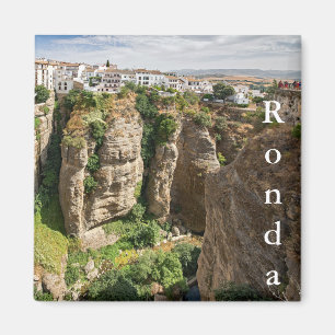 Ronda. Kanjon. Town. Folk Magnet