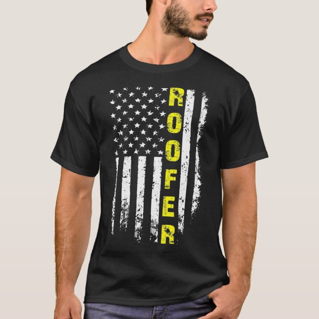 Roofer med amerikansk Flagga Roofing Funny Gift T Shirt (Framsida)